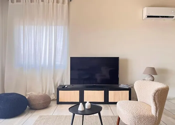 Pame Rentals - 1Bd Apartment With Sea View